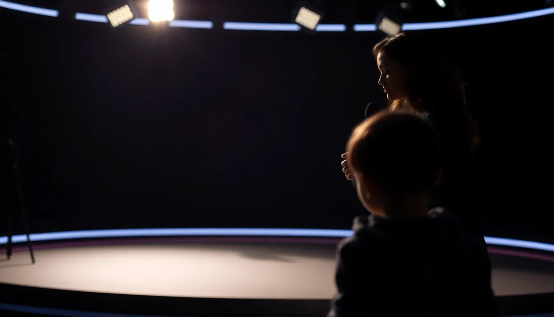 Escena del documental de TV3 'Sense Ficció' mostrando testimonios de víctimas de abuso infantil